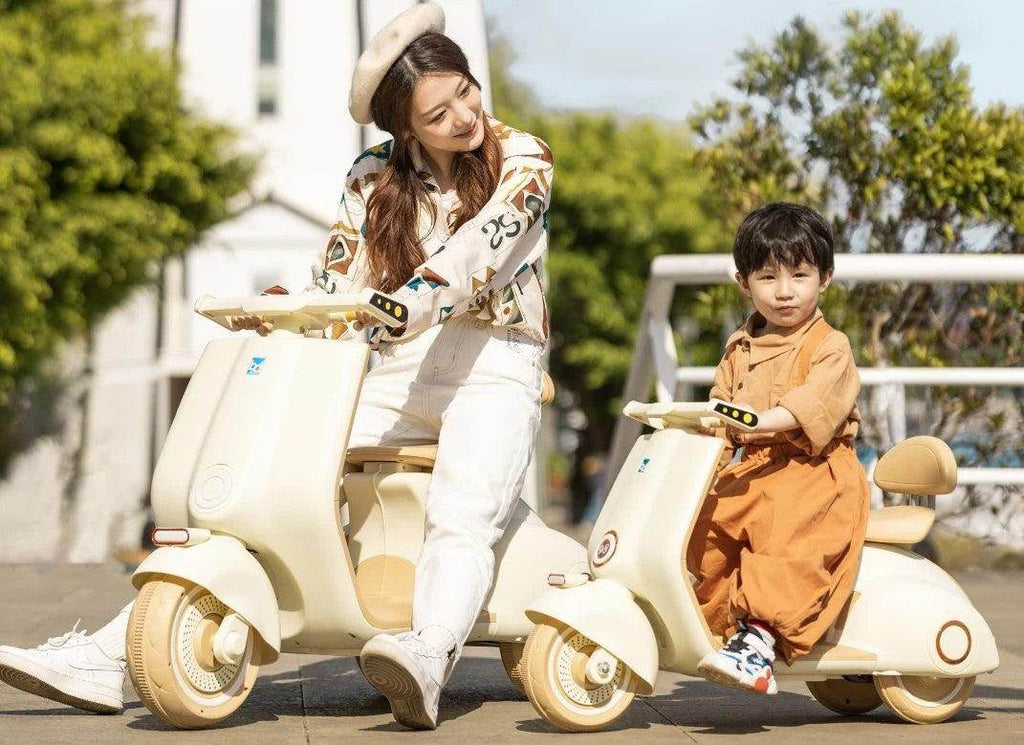 Kids Jumbo vespa with remote Japanese styled