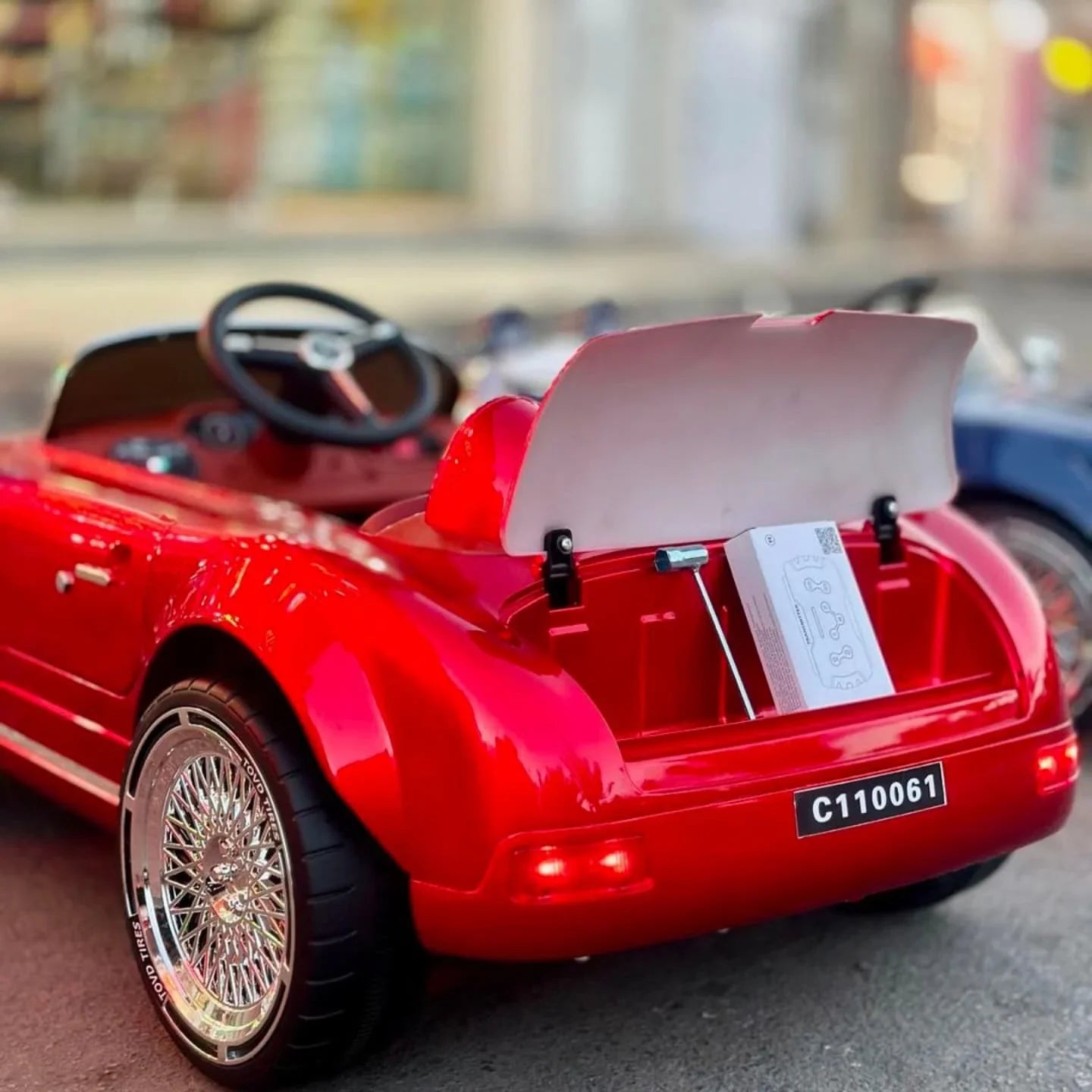 Kids Vintage Mercedes Car - Image 6